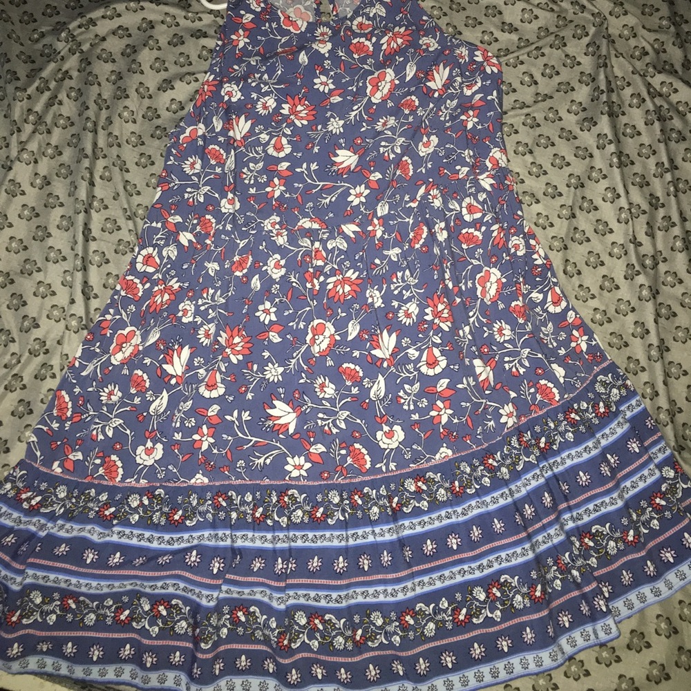 Old navy dress / fits really loose 😩